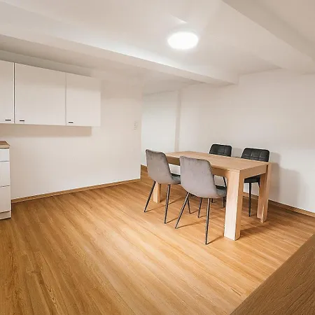 Helmstedt City Apartment شقة